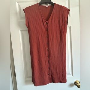 Versatile sleeveless button up dress